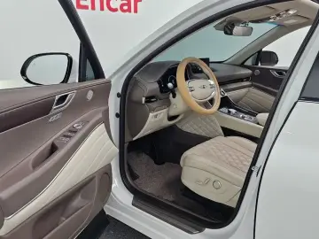 2023 Genesis GV80 с пробегом 60 746 км