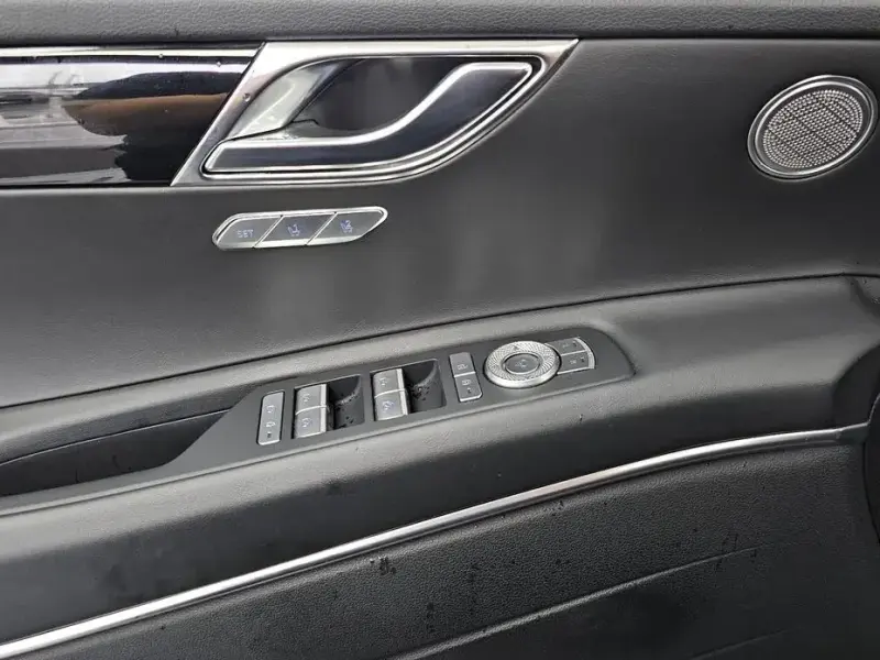 2023 Genesis GV80 с пробегом 55 979 км
