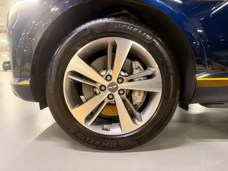 2023 Genesis GV80 с пробегом 56 267 км