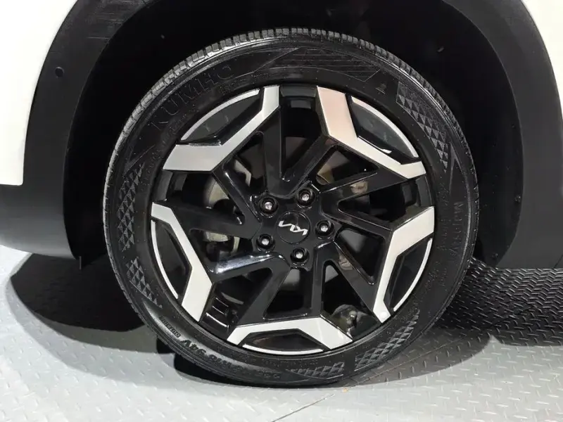 2024 Kia Seltos с пробегом 19 839 км