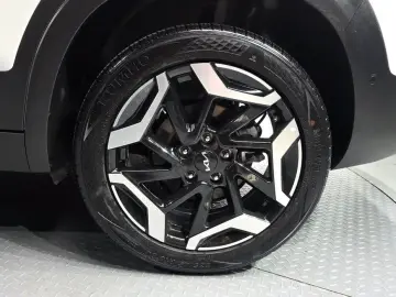 2024 Kia Seltos с пробегом 19 839 км