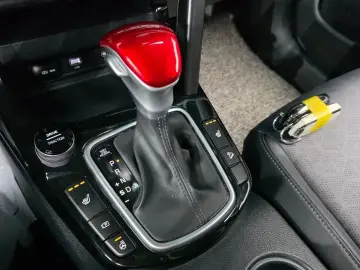 2023 Kia Seltos с пробегом 40 025 км