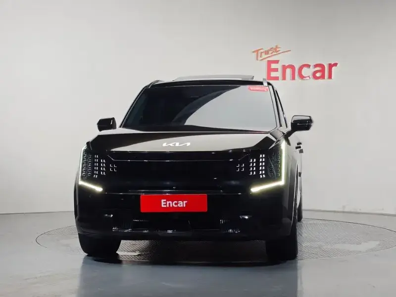 2023 Kia EV9 с пробегом 18 387 км