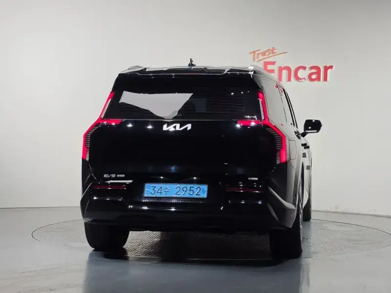 2023 Kia EV9 с пробегом 18 387 км