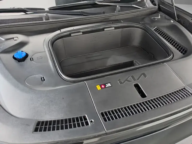 2023 Kia EV9 с пробегом 18 387 км