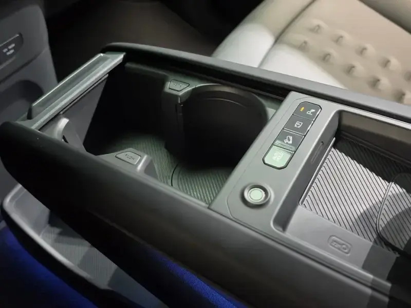 2023 Kia EV9 с пробегом 18 387 км