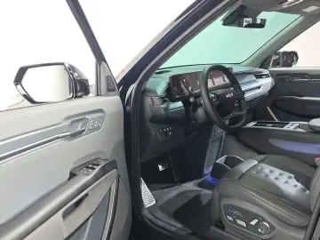 2023 Kia EV9 с пробегом 18 387 км
