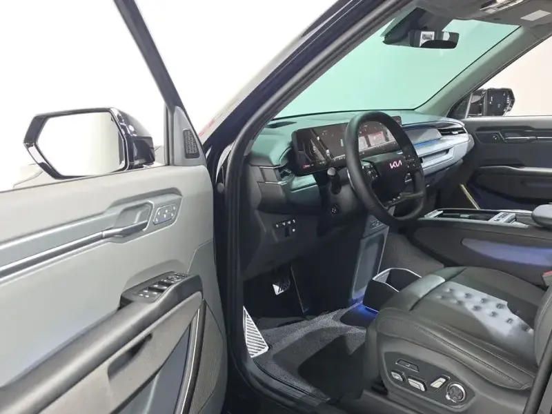 2023 Kia EV9 с пробегом 18 387 км