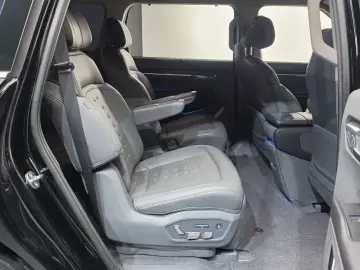 2023 Kia EV9 с пробегом 18 387 км