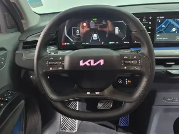 2023 Kia EV9 с пробегом 18 387 км