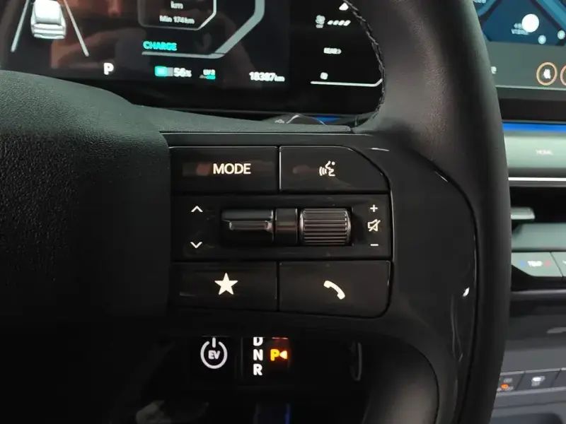 2023 Kia EV9 с пробегом 18 387 км