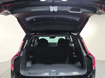 2023 Kia EV9 с пробегом 18 387 км
