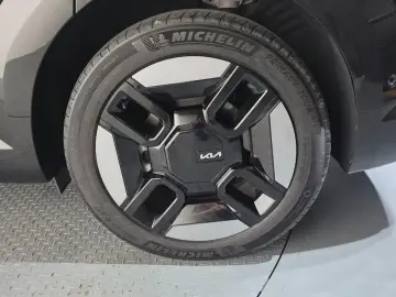 2023 Kia EV9 с пробегом 18 387 км