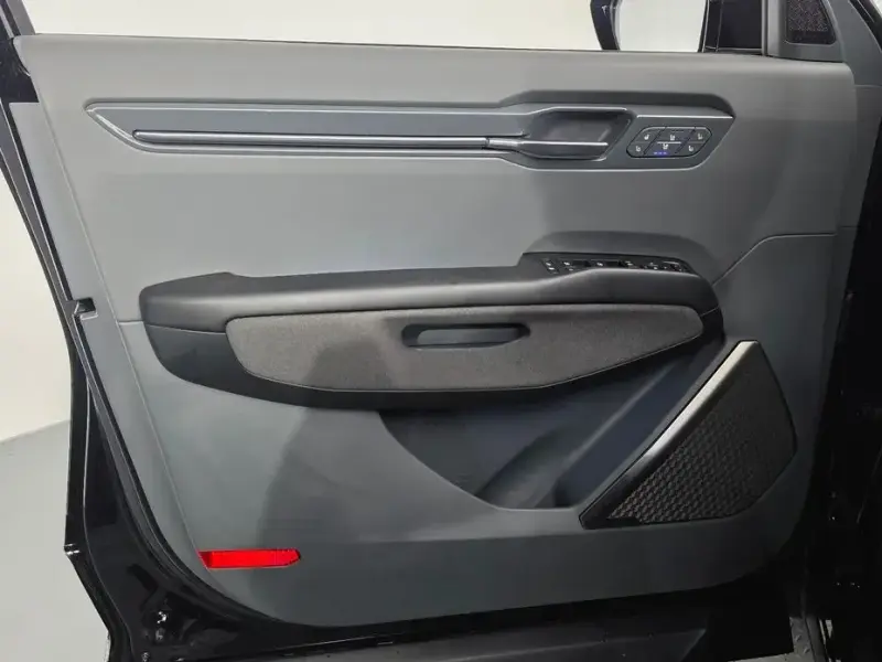 2023 Kia EV9 с пробегом 18 387 км