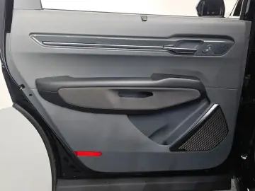 2023 Kia EV9 с пробегом 18 387 км