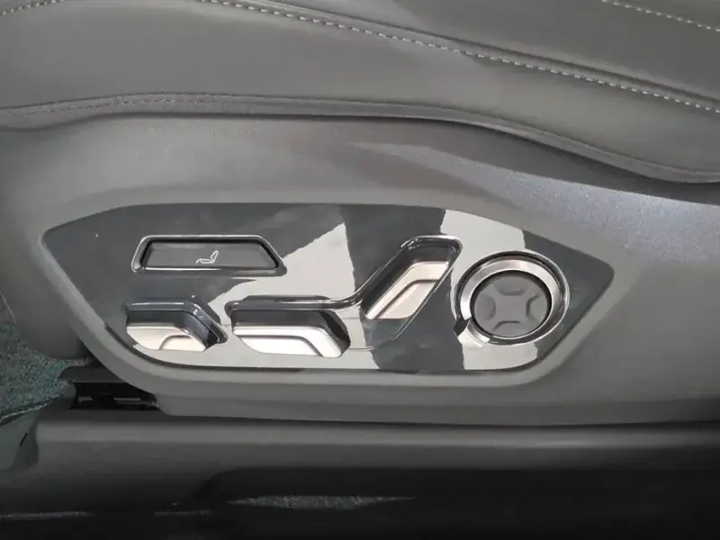 2023 Kia EV9 с пробегом 18 387 км