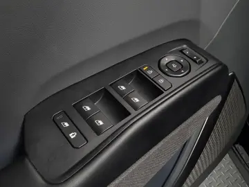 2023 Kia EV9 с пробегом 18 387 км