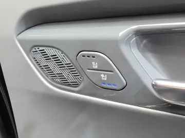 2023 Kia EV9 с пробегом 18 387 км