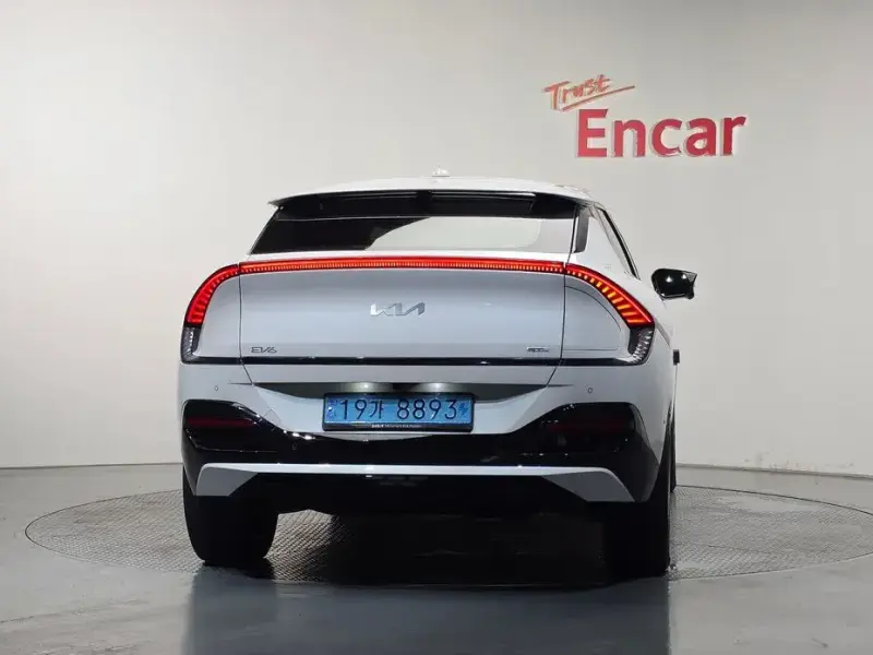 2022 Kia EV6 с пробегом 63 411 км