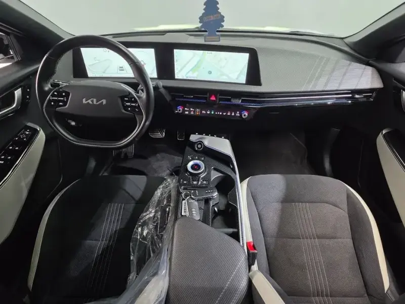 2022 Kia EV6 с пробегом 63 411 км
