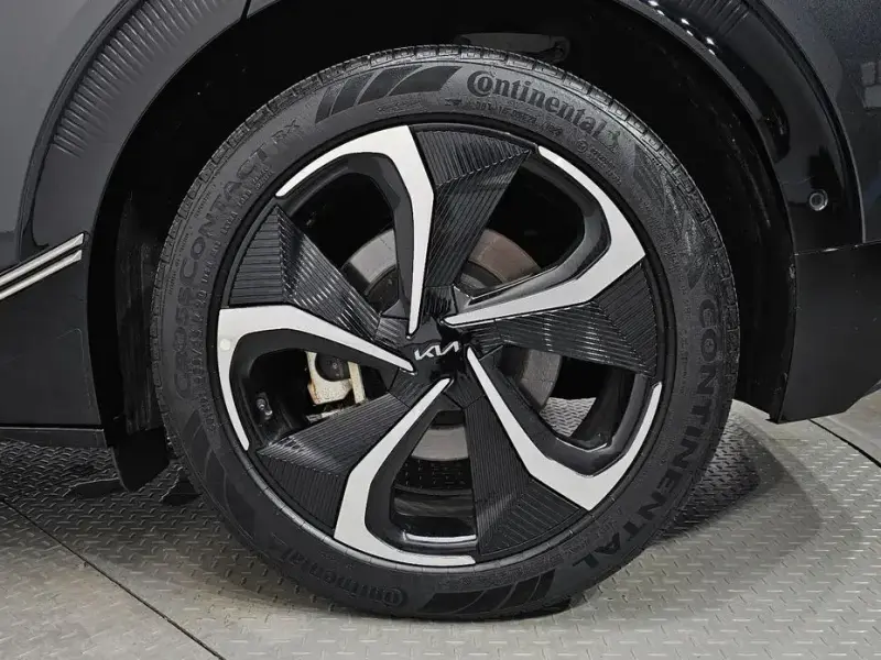 2023 Kia EV6 с пробегом 26 019 км