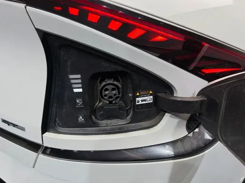2022 Kia EV6 с пробегом 63 411 км