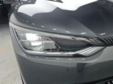 2023 Kia EV6 с пробегом 26 019 км