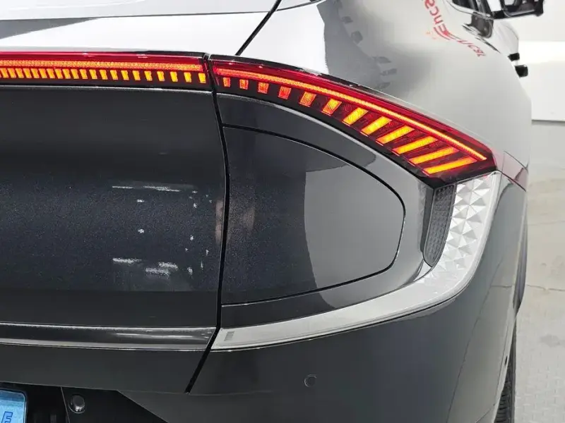 2023 Kia EV6 с пробегом 26 019 км