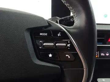 2022 Kia EV6 с пробегом 63 411 км