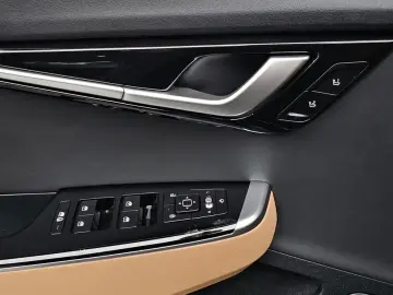 2023 Kia EV6 с пробегом 26 019 км
