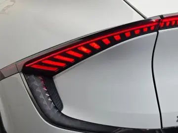 2022 Kia EV6 с пробегом 63 411 км