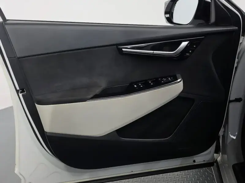 2022 Kia EV6 с пробегом 63 411 км
