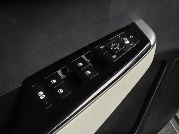 2022 Kia EV6 с пробегом 63 411 км