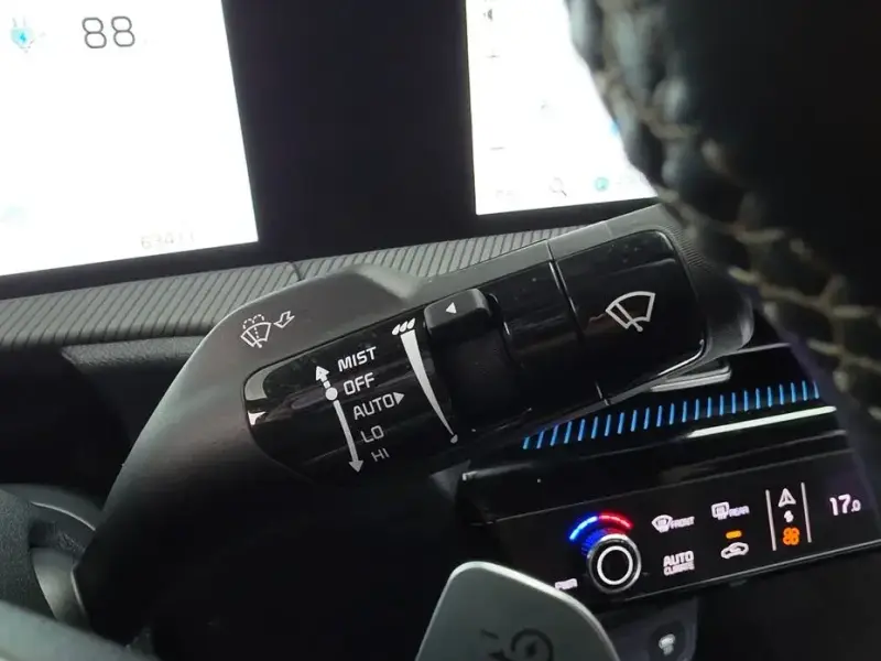 2022 Kia EV6 с пробегом 63 411 км