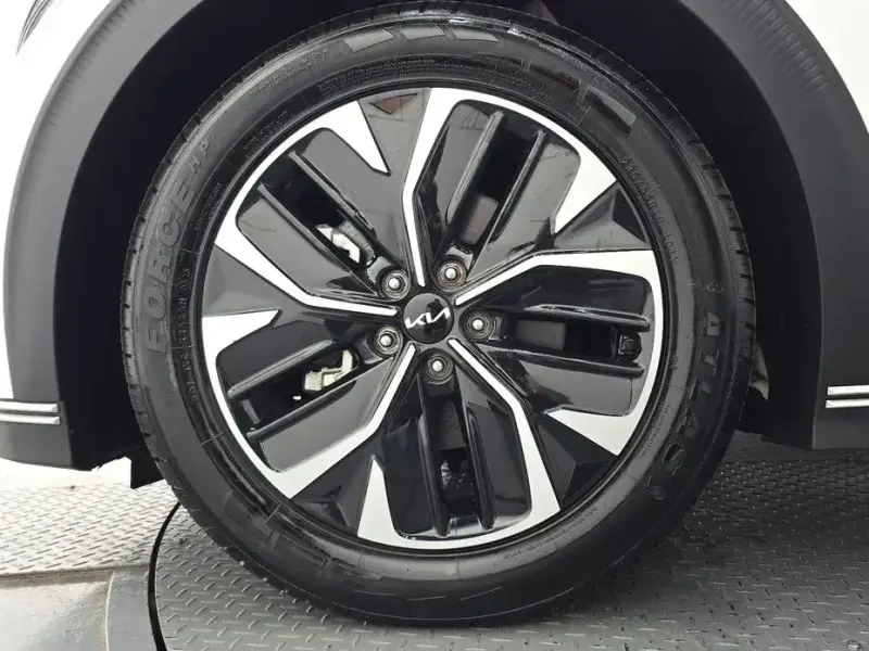 2024 Kia EV6 с пробегом 52 590 км