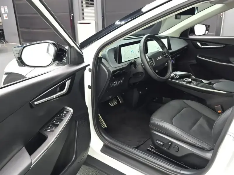2024 Kia EV6 с пробегом 52 590 км
