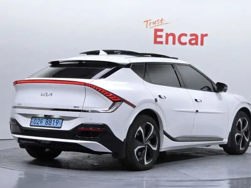 2022 Kia EV6 с пробегом 52 238 км