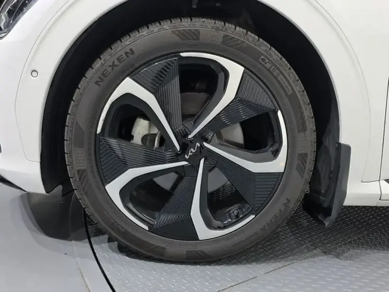 2022 Kia EV6 с пробегом 52 238 км