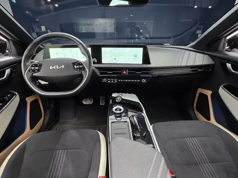 2022 Kia EV6 с пробегом 52 238 км