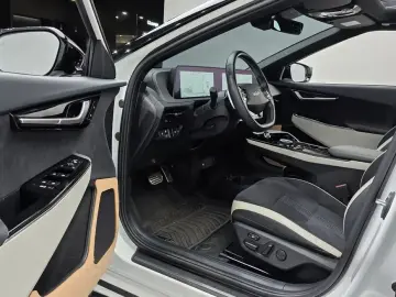 2022 Kia EV6 с пробегом 52 238 км