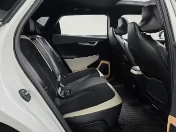 2022 Kia EV6 с пробегом 52 238 км