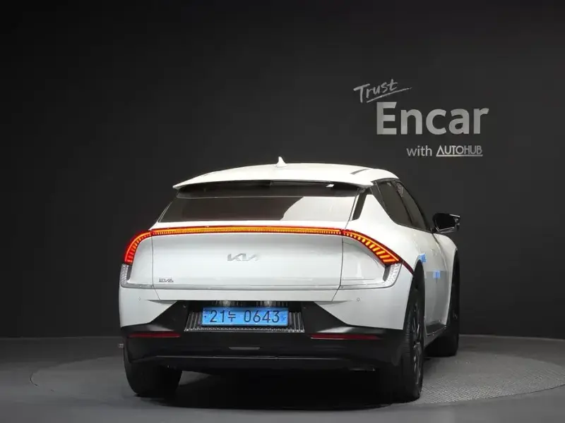2022 Kia EV6 с пробегом 34 367 км