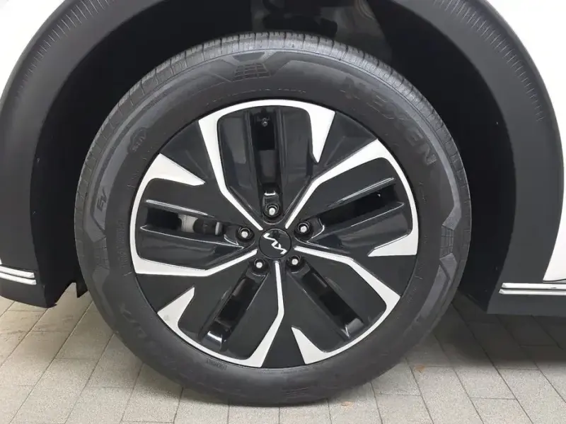2022 Kia EV6 с пробегом 34 367 км