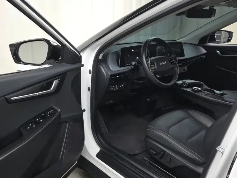 2022 Kia EV6 с пробегом 34 367 км