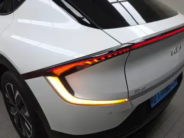 2022 Kia EV6 с пробегом 34 367 км