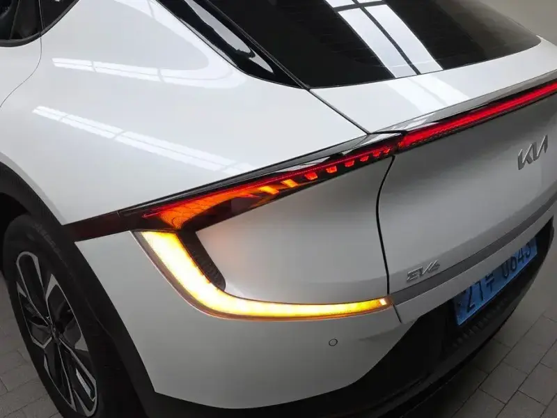 2022 Kia EV6 с пробегом 34 367 км
