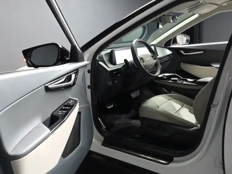 2023 Kia EV6 с пробегом 53 746 км