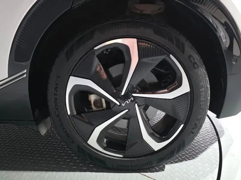 2023 Kia EV6 с пробегом 53 746 км