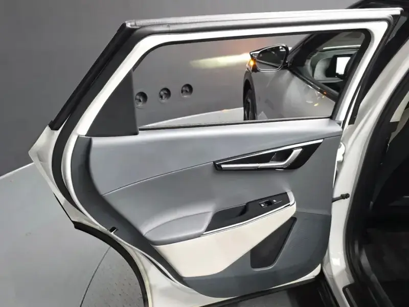 2023 Kia EV6 с пробегом 53 746 км