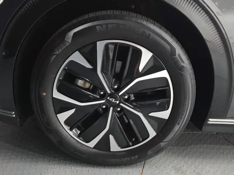2022 Kia EV6 с пробегом 37 622 км